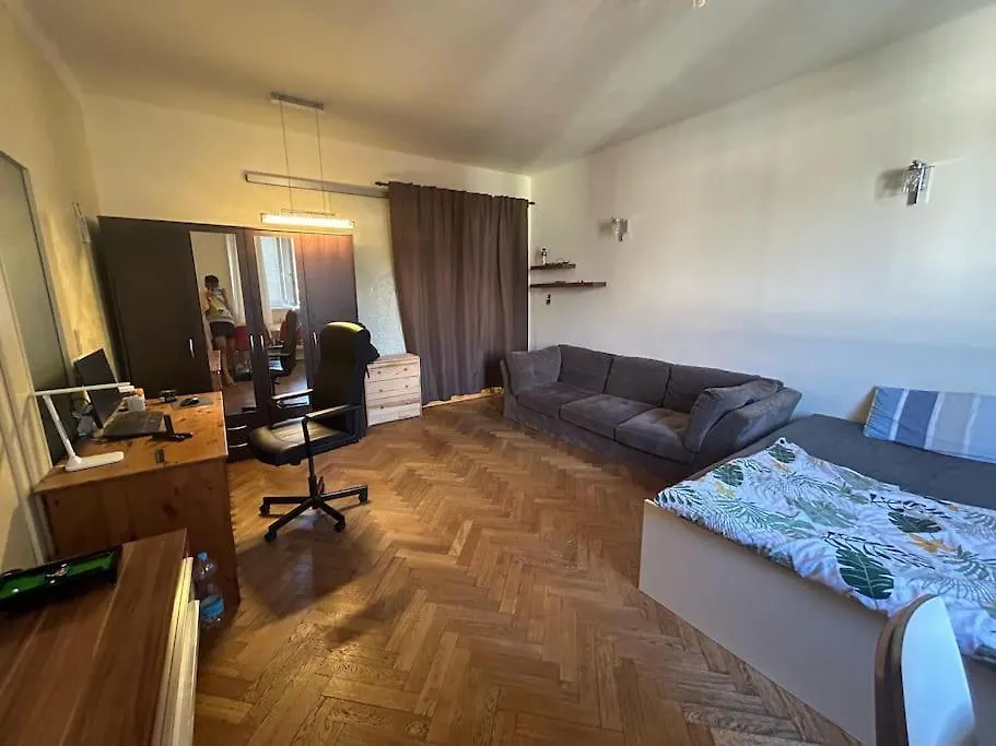 Daire Spacious Modern 3 Bedroom Aparment Prag