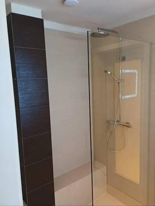 Апартаменты Spacious Modern 3 Bedroom Aparment Прага